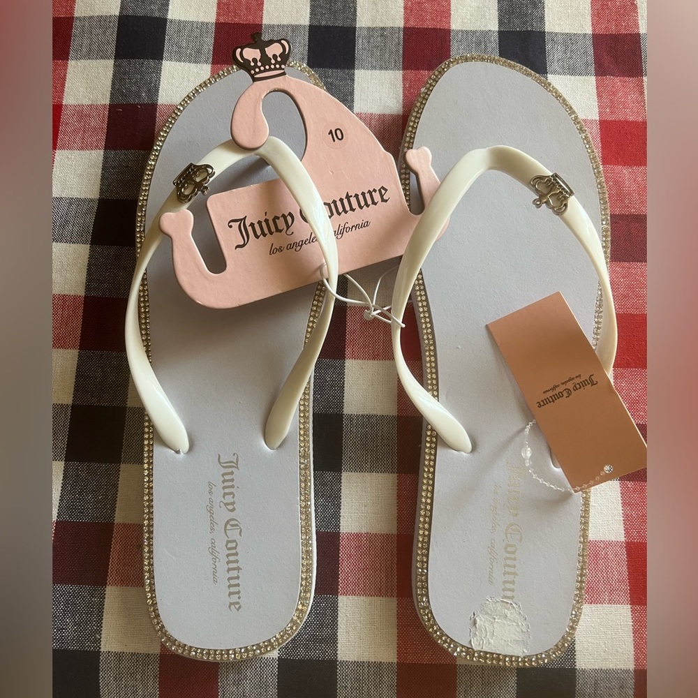 NWT Juicy Couture White Blingy Flip Flops sz. 10